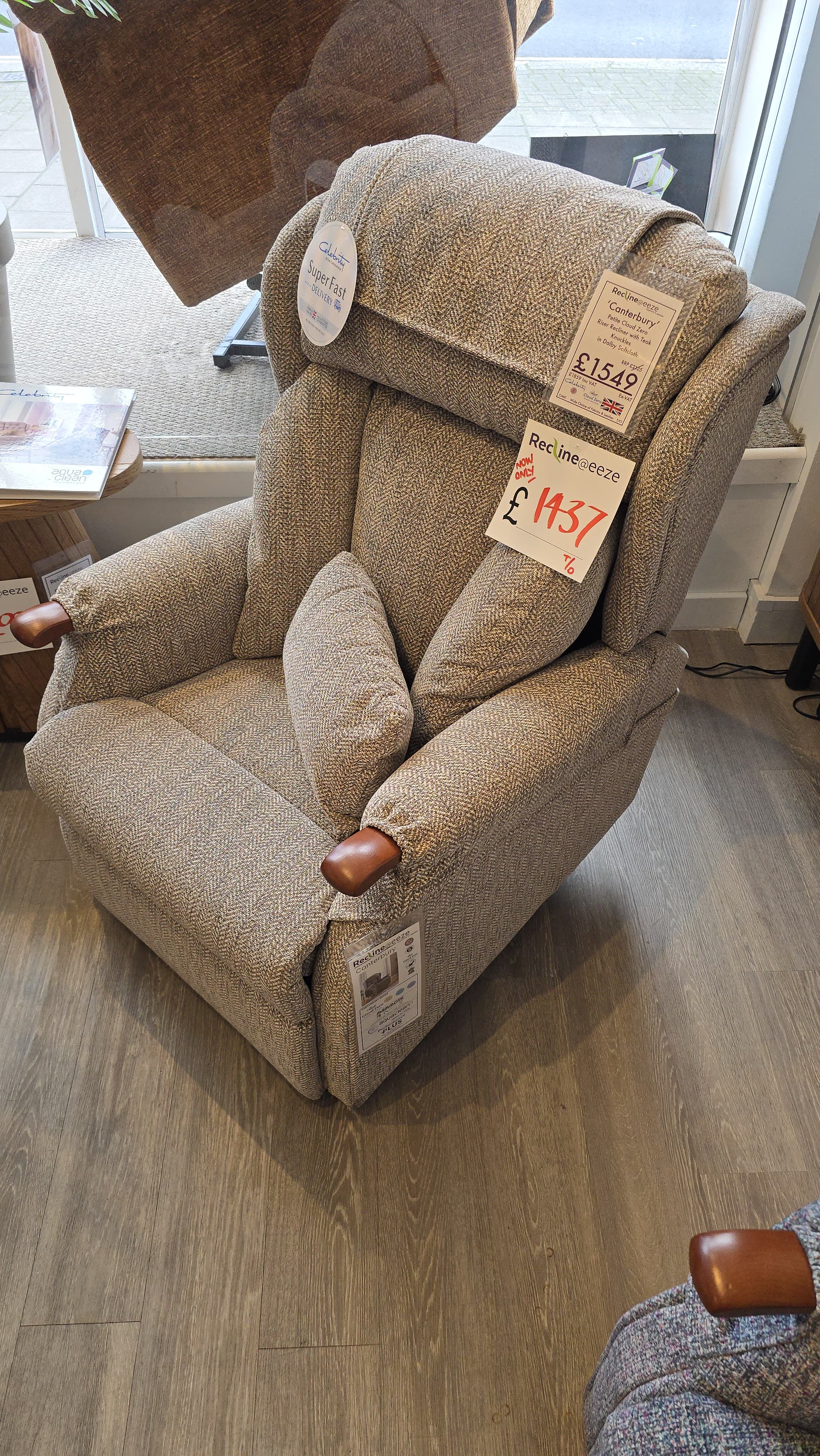 Celebrity Canterbury Petite Cloud Zero Riser Recliner with Teak Knuckles in Dalby Softcloth