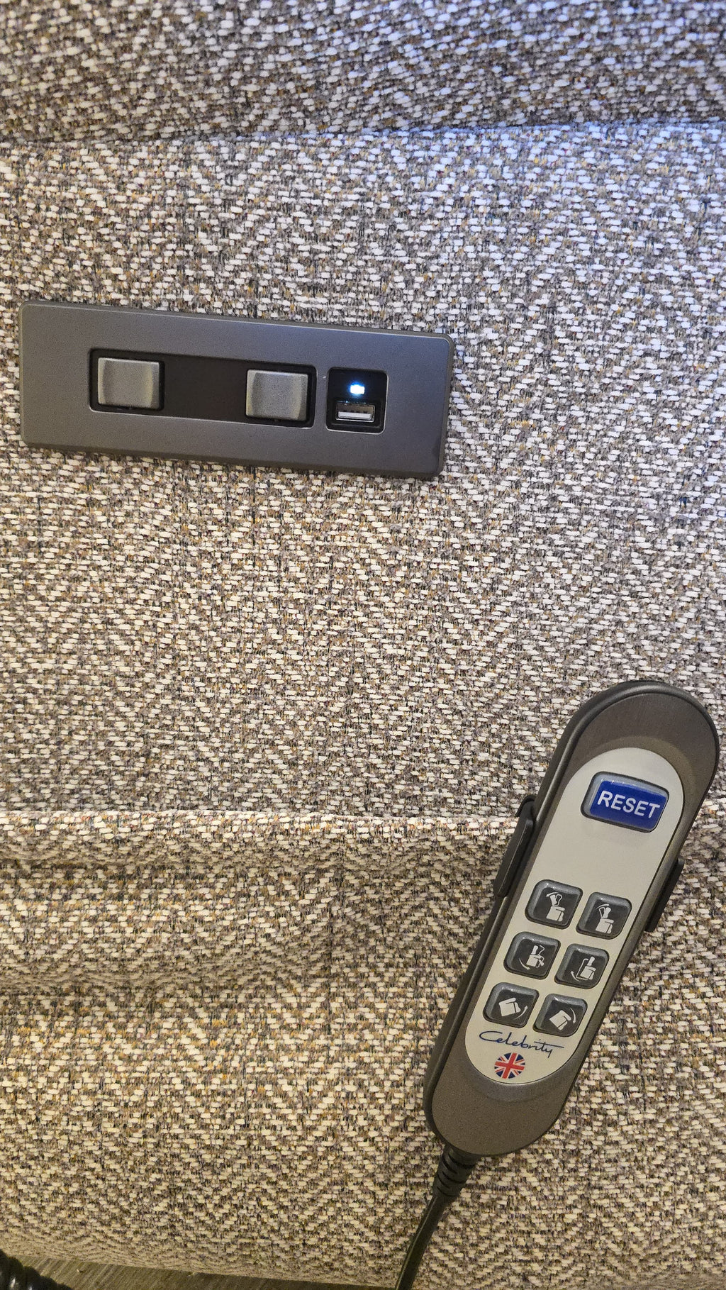 Celebrity Hollingwell Petite Cloud Zero 5 Motor with Head and Lumbar Riser Recliner in Dalby Softcloth