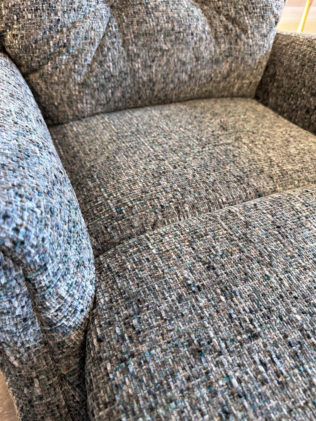 Celebrity Woburn Petite Dual Motor Riser Recliner with Rechargeable Battery