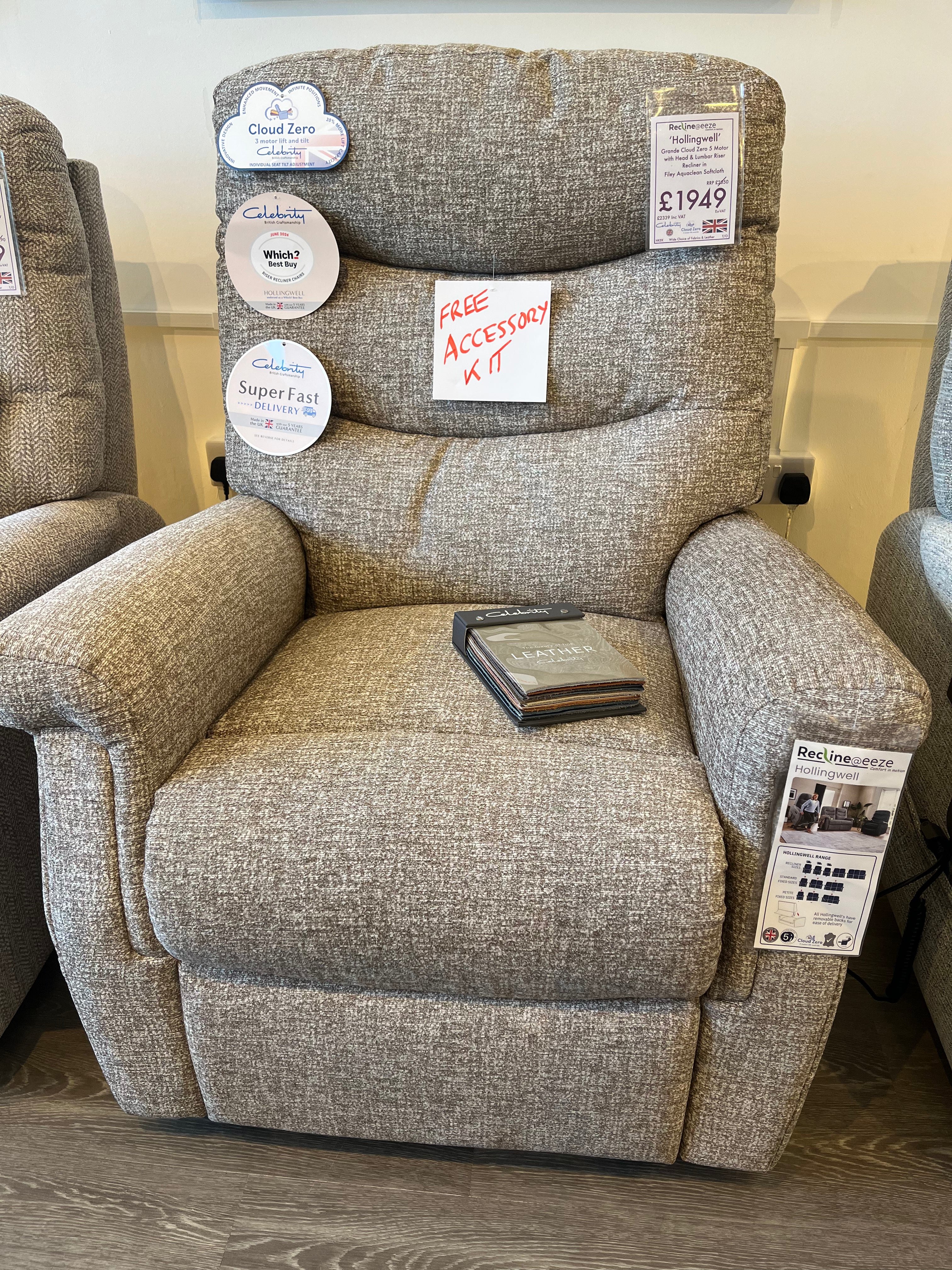 Celebrity Hollingwell Grande Cloud Zero 5 Motor with Headrest & Lumbar Riser Recliner in Filey Aquaclean Softcloth