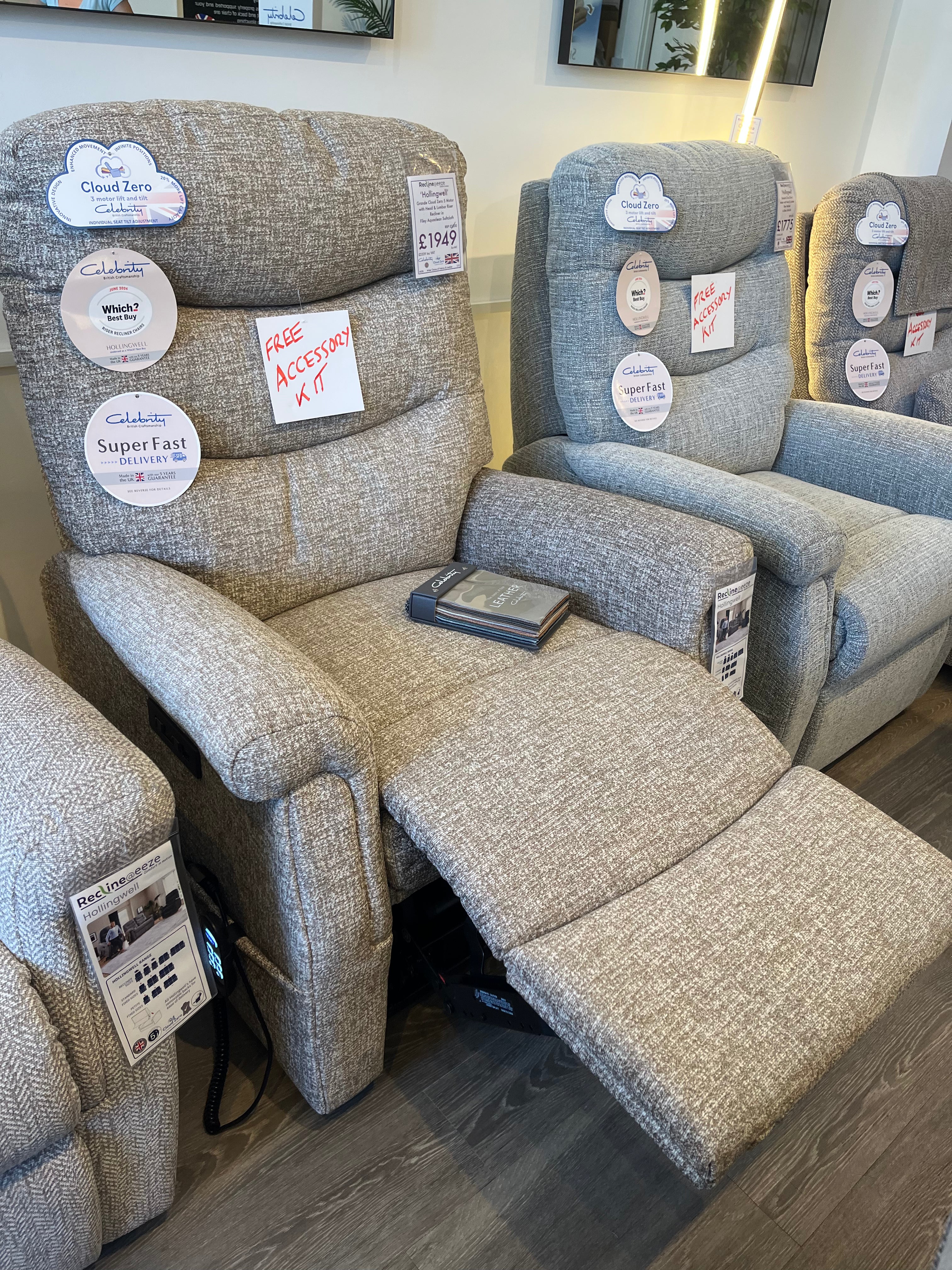 Celebrity Hollingwell Grande Cloud Zero 5 Motor with Headrest & Lumbar Riser Recliner in Filey Aquaclean Softcloth