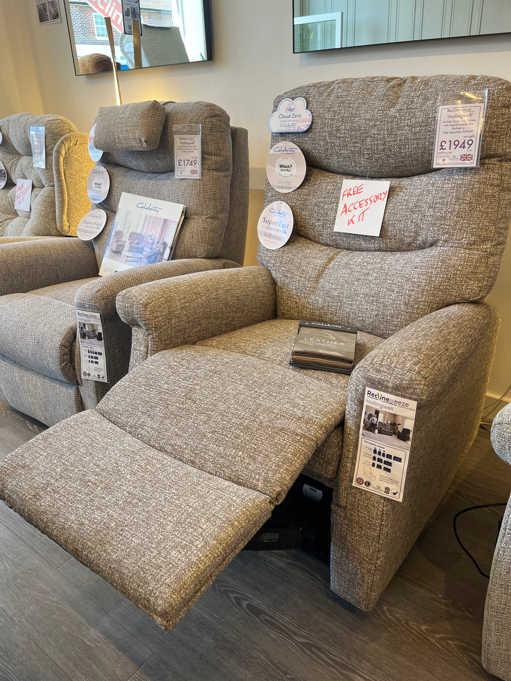 Celebrity Hollingwell Grande Cloud Zero 5 Motor with Headrest & Lumbar Riser Recliner in Filey Aquaclean Softcloth