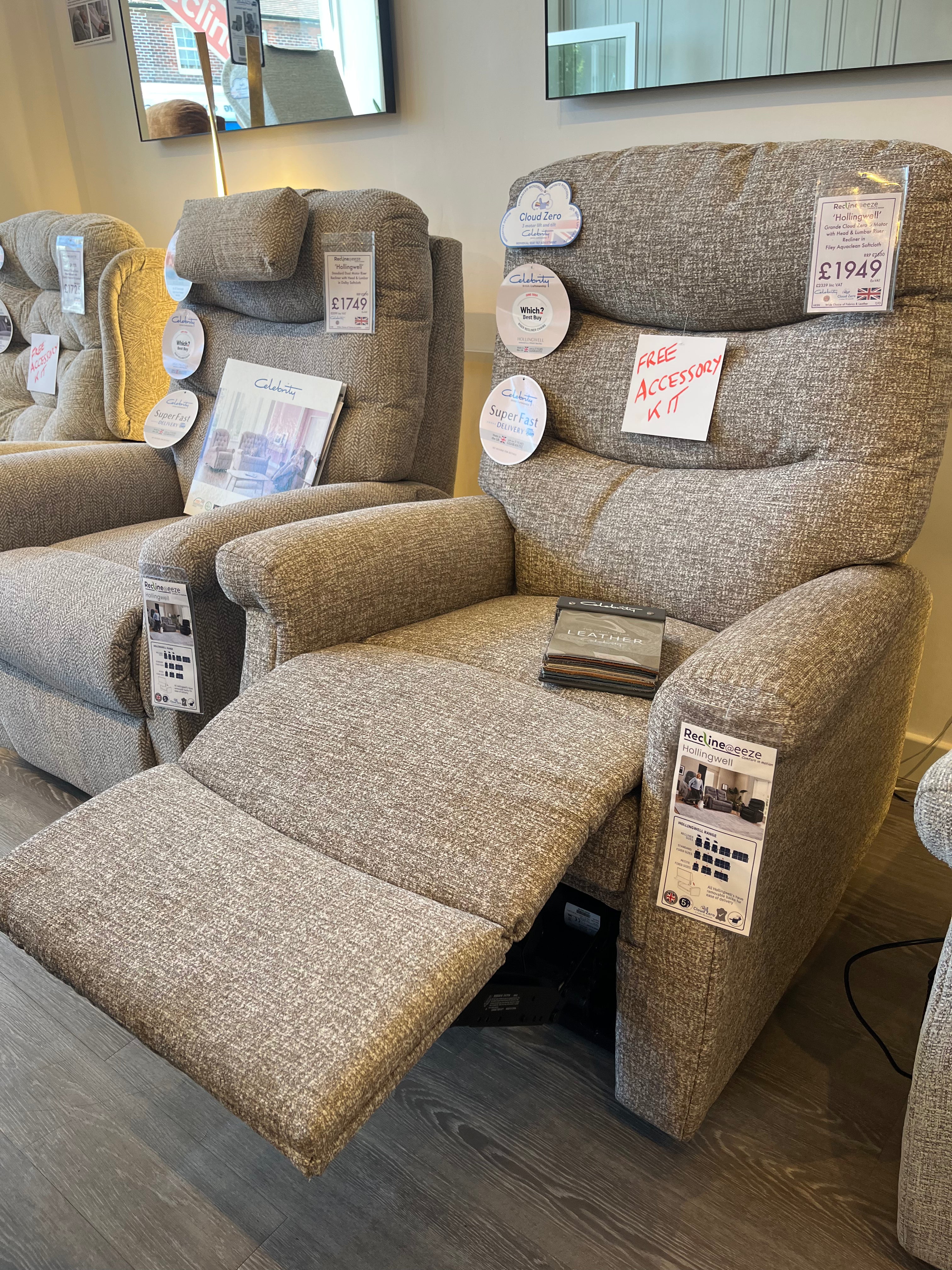 Celebrity Hollingwell Grande Cloud Zero 5 Motor with Headrest & Lumbar Riser Recliner in Filey Aquaclean Softcloth