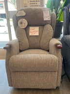Celebrity Canterbury Petite Cloud Zero Riser Recliner with Teak Knuckles in Dalby Softcloth