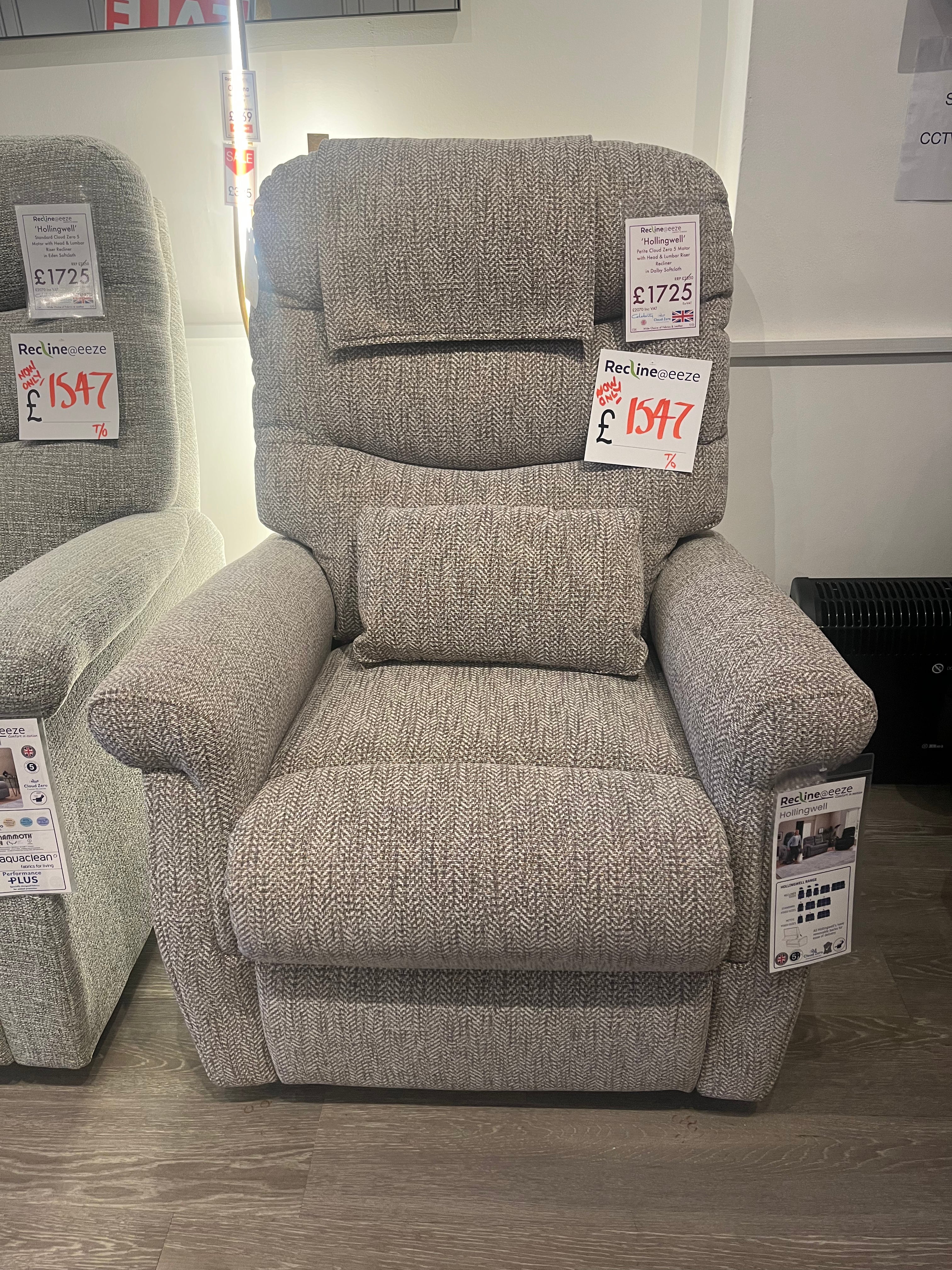 Celebrity Hollingwell Petite Cloud Zero 5 Motor with Head and Lumbar Riser Recliner in Dalby Softcloth