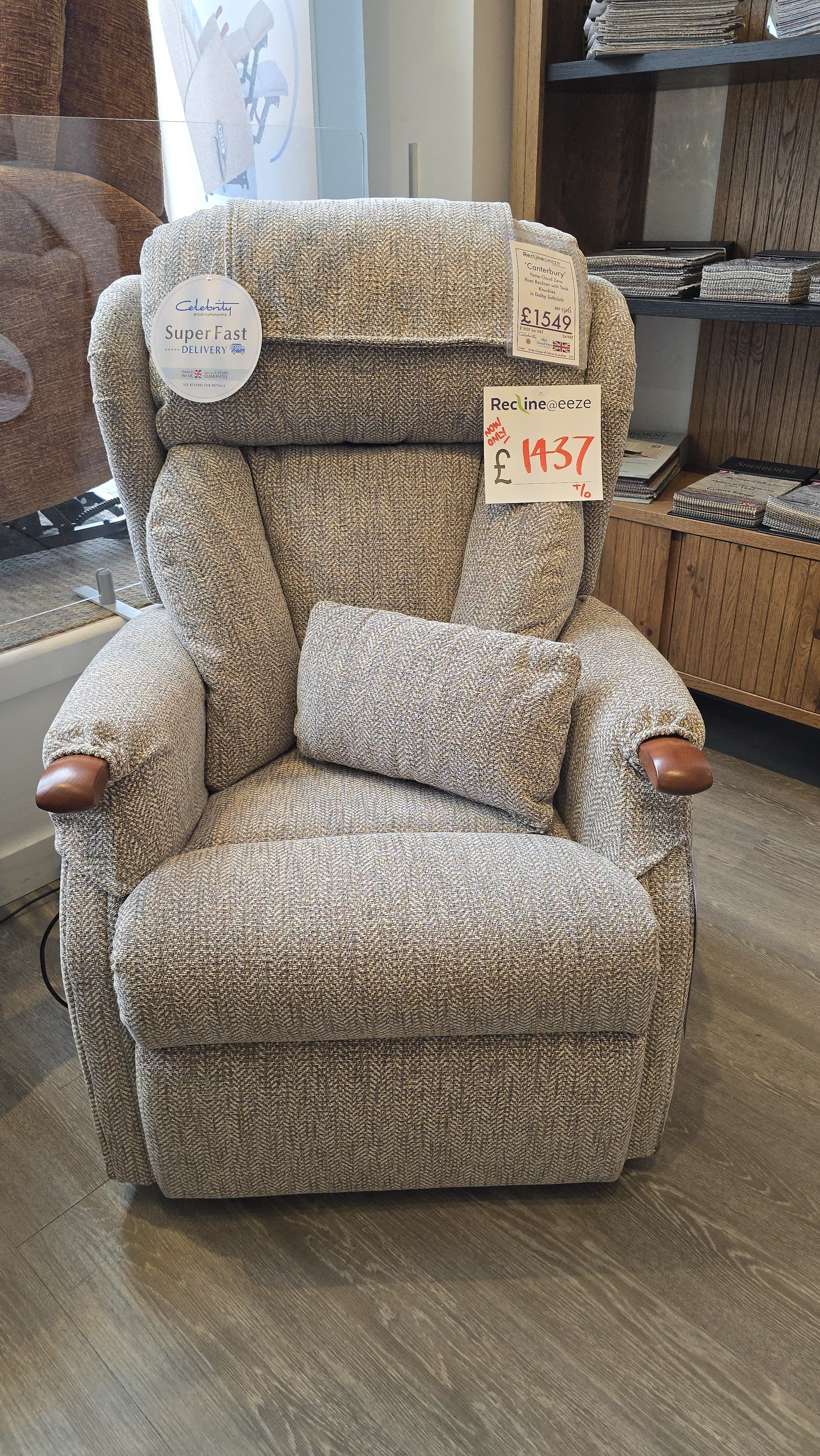 Celebrity Canterbury Petite Cloud Zero Riser Recliner with Teak Knuckles in Dalby Softcloth