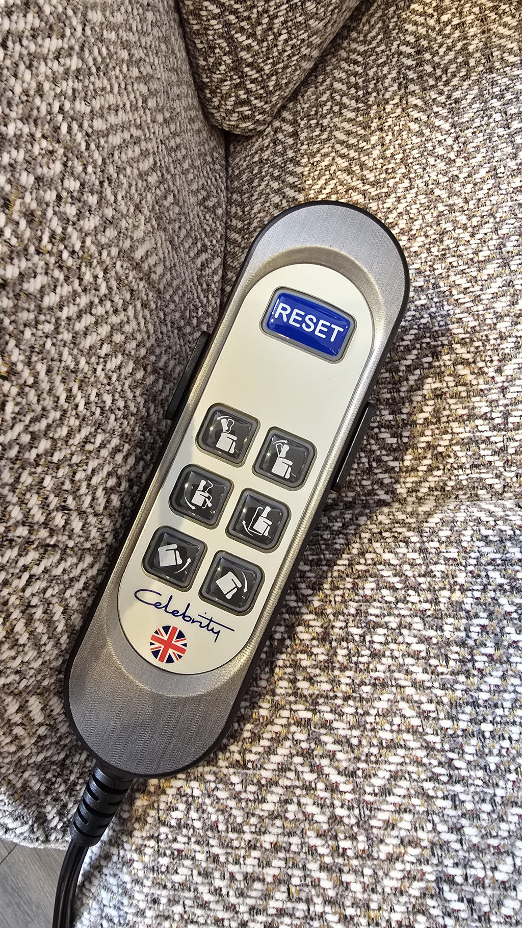 Celebrity Canterbury Petite Cloud Zero Riser Recliner with Teak Knuckles in Dalby Softcloth