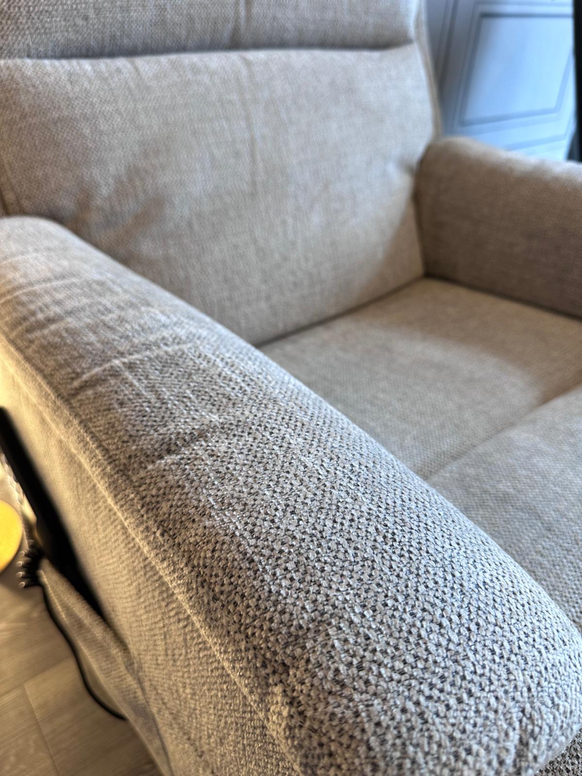 Ilminster Dual Motor Riser Recliner in Biscuit