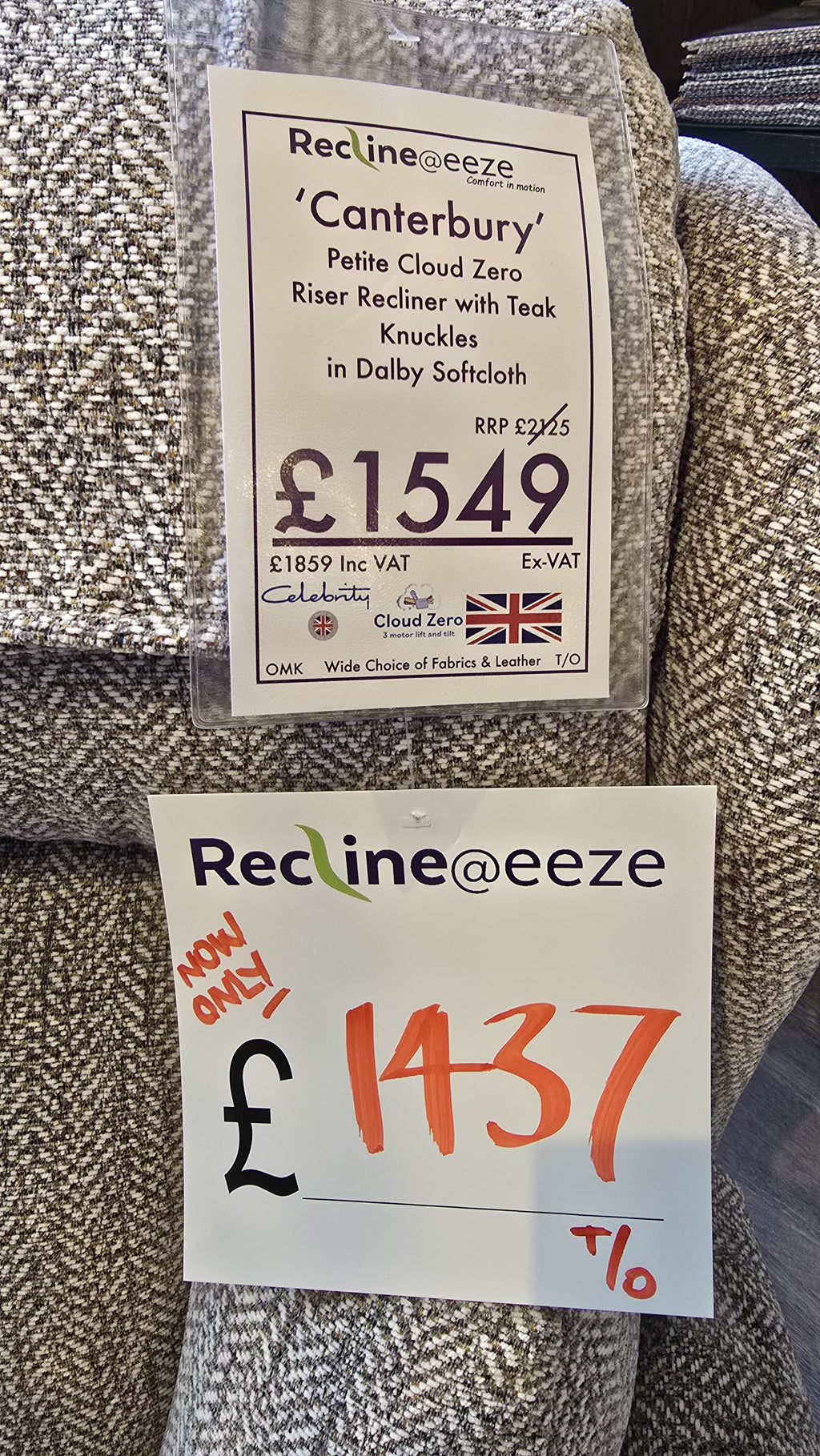 Celebrity Canterbury Petite Cloud Zero Riser Recliner with Teak Knuckles in Dalby Softcloth